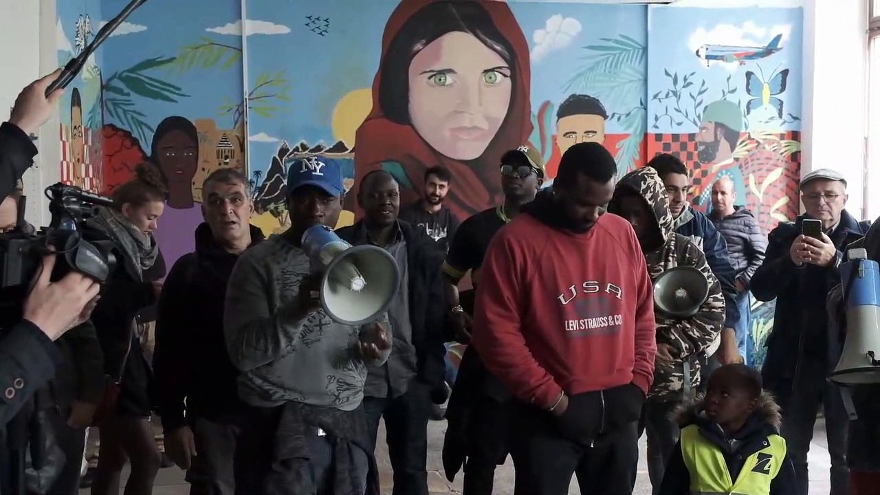 Le 14ème déménagement de « La Voix des Sans-Papiers »