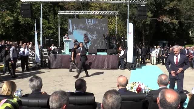 Bakan Turhan: Şehirlerimizi demir yoluyla birbirine bağladığımız gibi kıtaları da bağladık