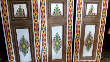 Eski kapılar sanat eserine dönüşüyor