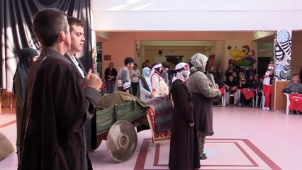 Engelli öğrencilerin Cumhuriyet oratoryosu ayakta alkışlandı