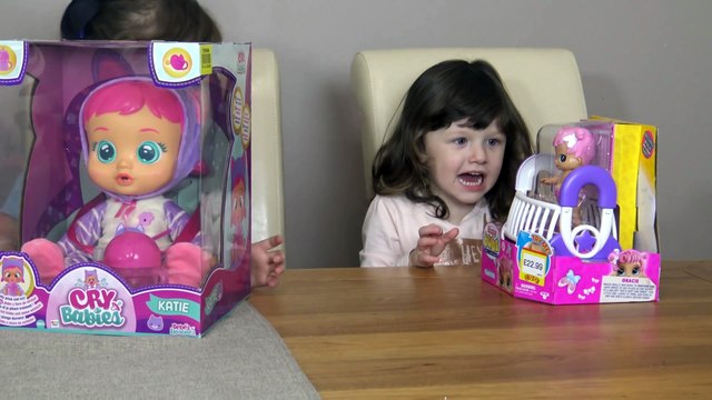 Mostrando minha Boneca Luvabella, Cry Babies e Bizzy Bubs