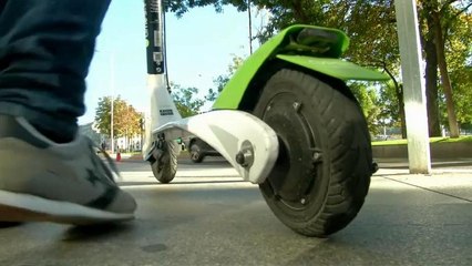 La Francia regolamenta i monopattini elettrici