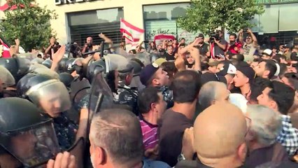 Protestos continuam no Líbano