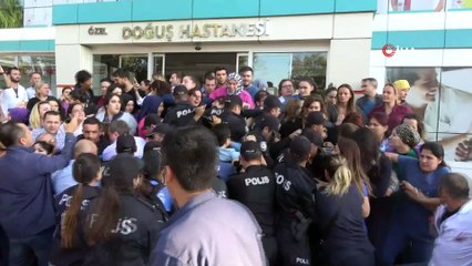 Akhisar’da özel hastanede işçiler haczi protesto edip memurları içeri sokmadı