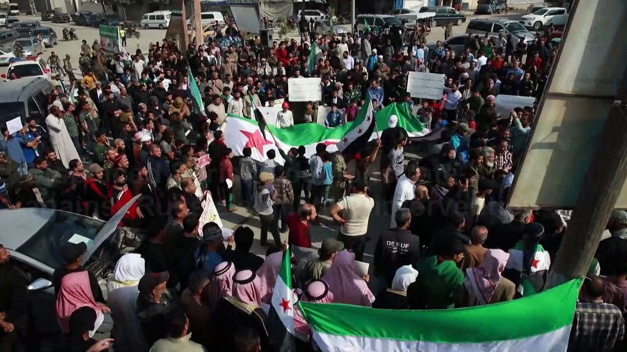 Syrians displaced from Manbij call for resumption of Turkey offensive