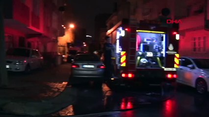 Küçükçekmece’de otomobil alev alev yandı