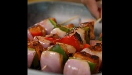 كيف تُعدي "كباب فاهيتا الدجاج" بخطوات سهلة وبسيطة؟