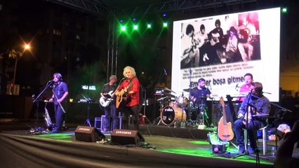 Yeni Türkü Mersinlileri coşturdu