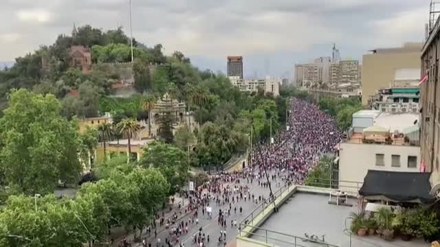 Nueva noche de disturbios y violencia en Santiago de Chile
