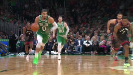 Tải video: Brown slams home for Celtics