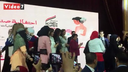 حماقى يشعل احتفال تحيا مصر بالإغانى..ووفاء عامر بالزغاريد