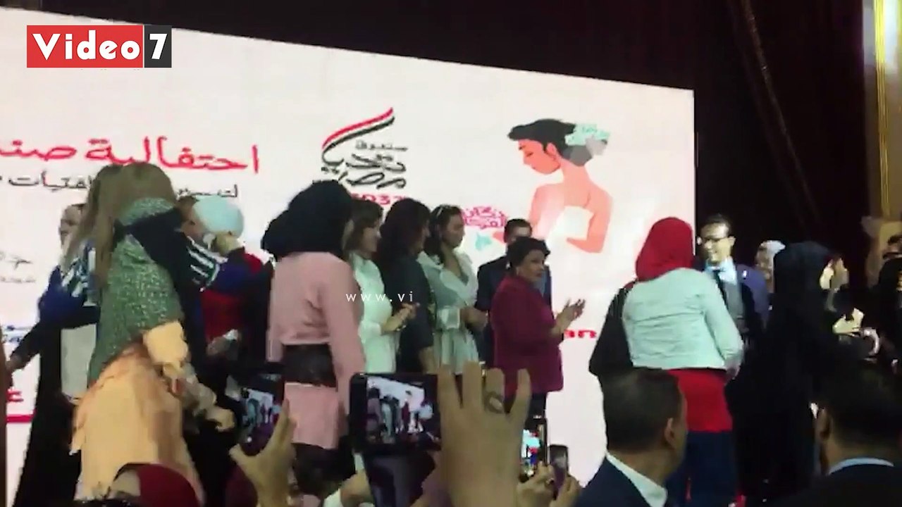 حماقى يشعل احتفال تحيا مصر بالإغانى..ووفاء عامر بالزغاريد