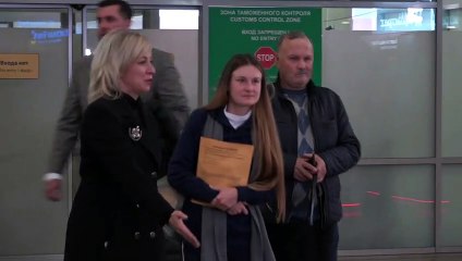 "العميلة" الروسية ماريا بوتينا تصل إلى موسكو