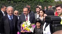 Gençlik ve Spor Bakanı Kasapoğlu, Ümraniye'de yüzme havuzunun açılışını yaptı