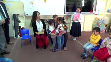 Minik öğrencilerden Ağrı İl Milli Eğitim Müdürü Tekin'e sevgi seli
