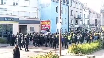 A Epinal, la tension monte entre les manifestants et les CRS