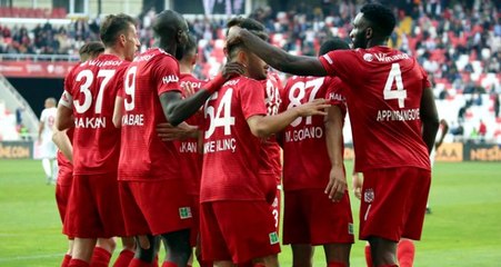 Sivasspor evinde Antalyaspor'u 2-1 yendi