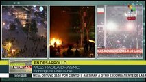 Chilenos se reagrupan en Plaza Italia pese a represión