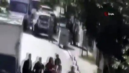 İki aile birbirine girdi ! Polis zor ayırdı