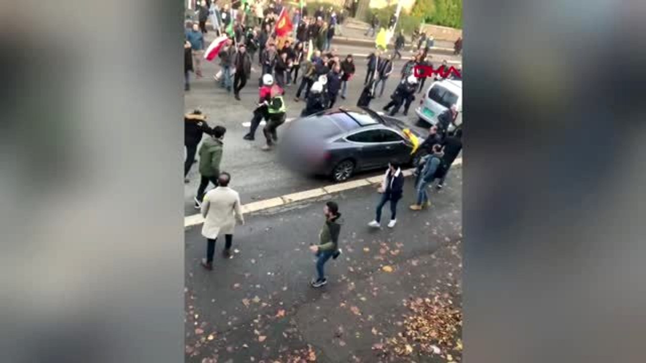 Norveç'te pkk yandaşları, içinde türk bayrağı olan otomobile saldırdı