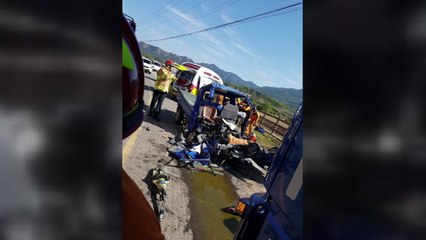 경북 의성서 화물차 정면 충돌...2명 숨져 / YTN