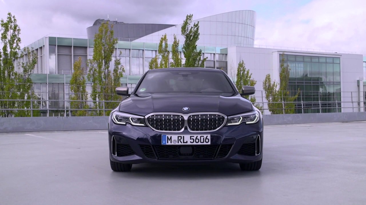 Die neue BMW 3er Reihe - Serienmäßige M Sportabgasanlage für emotionsstarken Sound