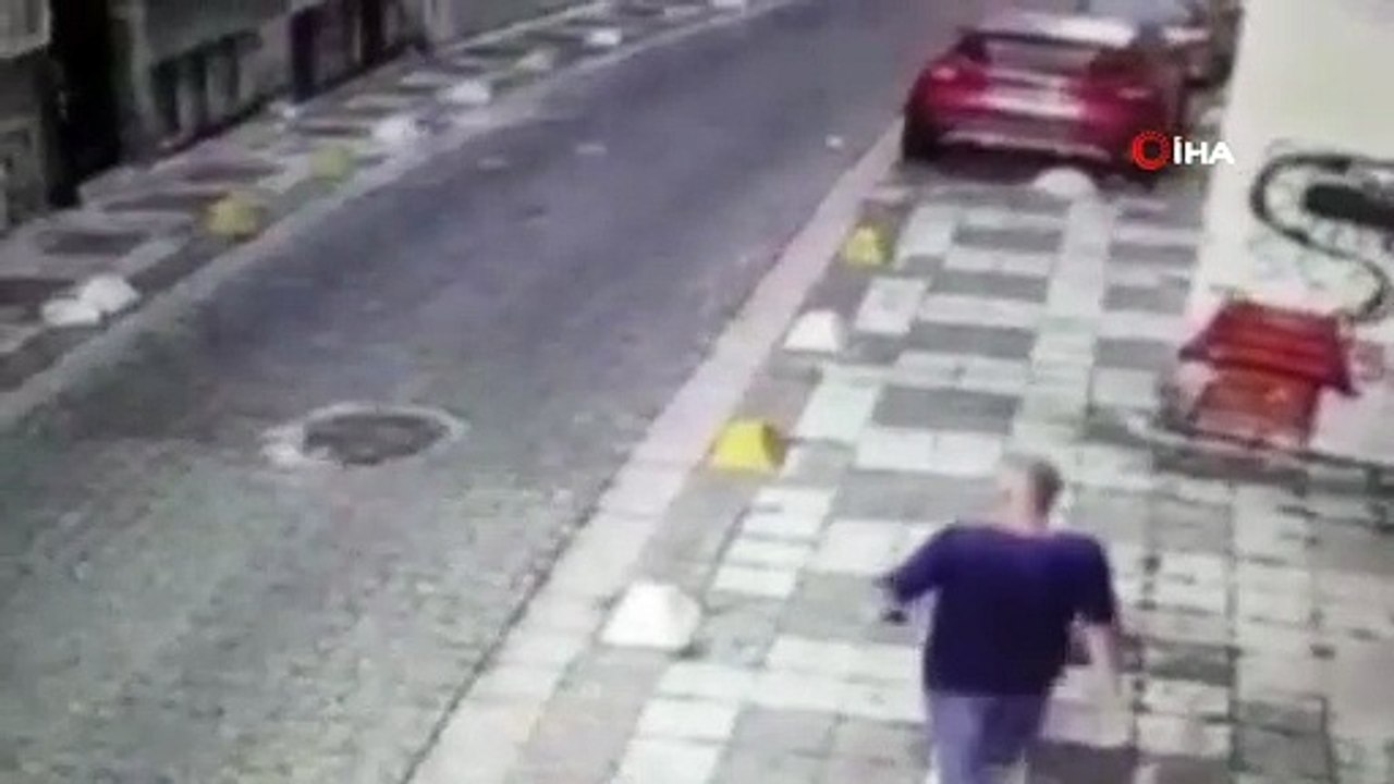 'Örümcek adam' gibi duvara tırmanan hırsız kamerada