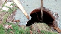 Bairro Claudete: moradores reclamam de buraco que se formou em calçada
