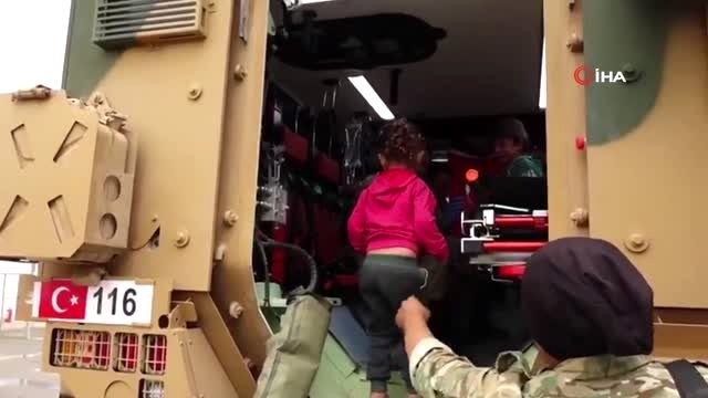 - Türk Kızılay'dan Tel Abyad'a Mobil Klinik Hizmeti- Tel Abyad Halkının Yaraları Sarılıyor