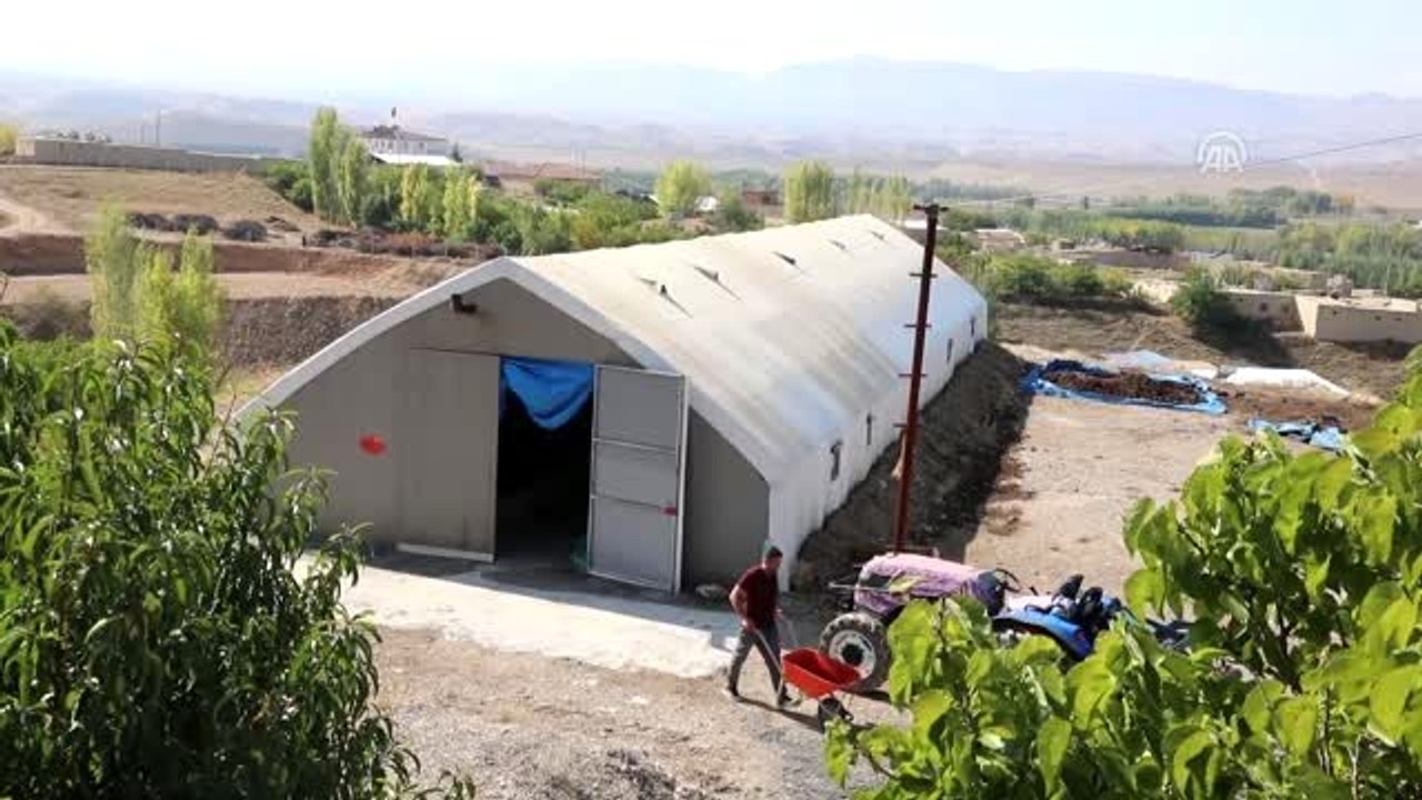 İstanbul'dan köyüne solucan gübresi üretmek için döndü