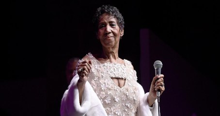 Fans Remember Late ‘Queen Of Soul’ Aretha Franklin Outside Harlem’s Apollo Theater