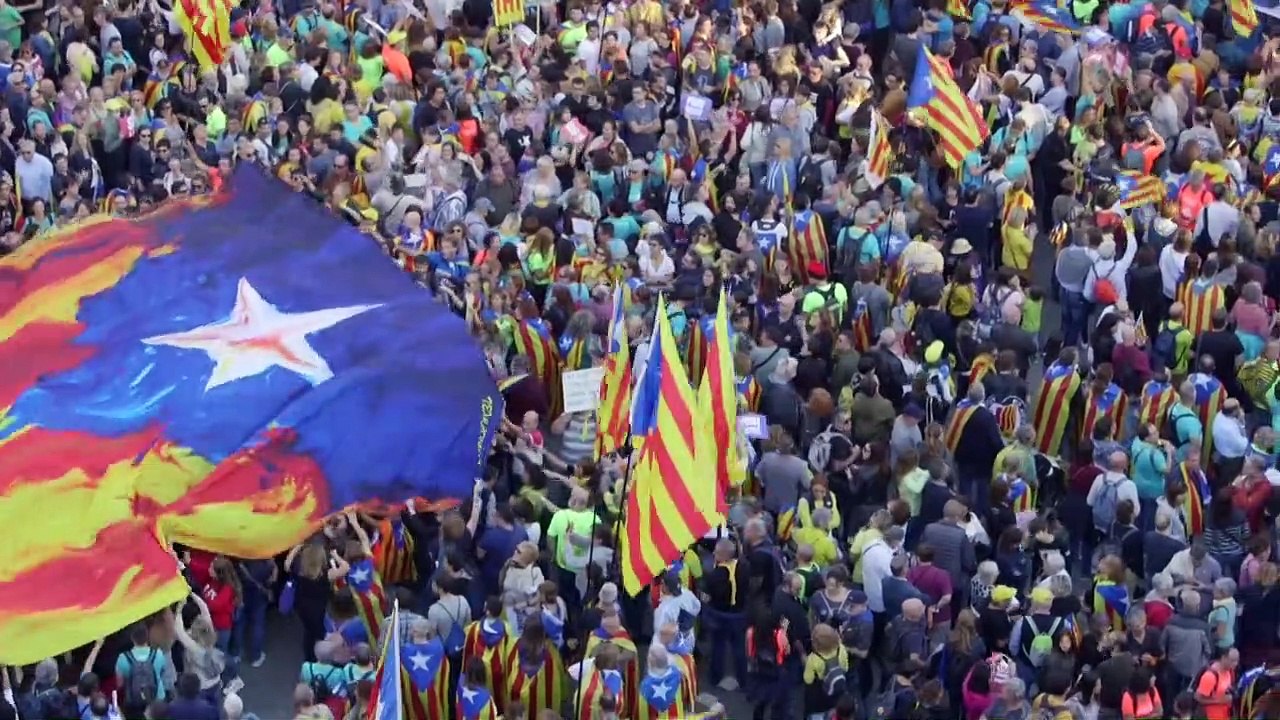 Hunderttausende demonstrieren für Unabhängigkeit Kataloniens