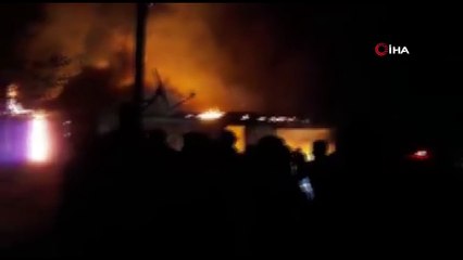 Yangında ölen baba ve oğlunun cesetleri el ele bulundu