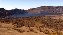 Nemrut Krater Gölü sonbahar renkleriyle büyülüyor