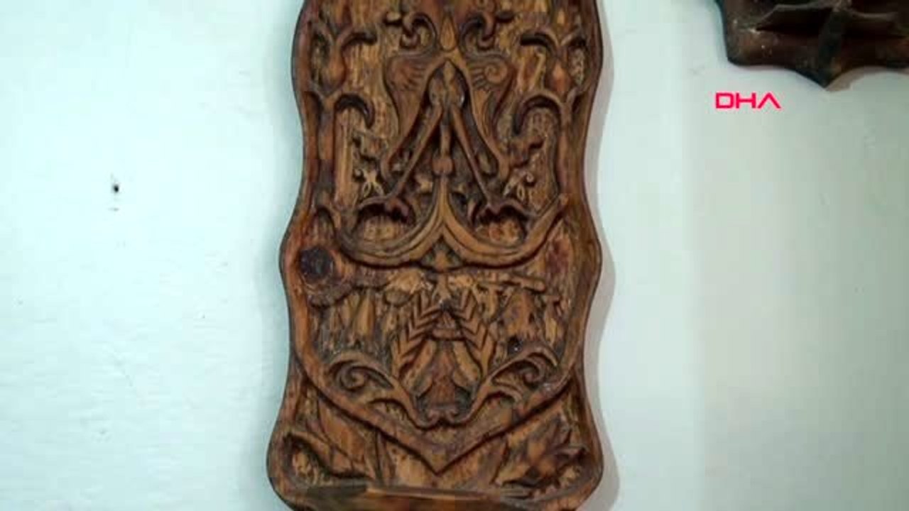 Hataylı temel reis, 40 yıldır ahşaba şekil veriyor