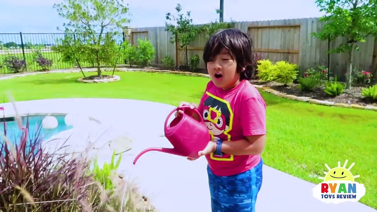 Ryan Pretend Play with Vending Machine Soda Kids Toys!!!
