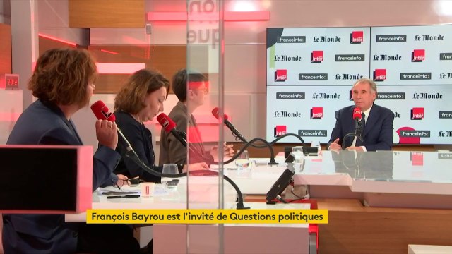 François Bayrou : Un pays qui va bien est un pays qui se réunit pour trouver des réponses à ses questions. La France ne cesse de se diviser, sans trouver de réponses à ses questions.
