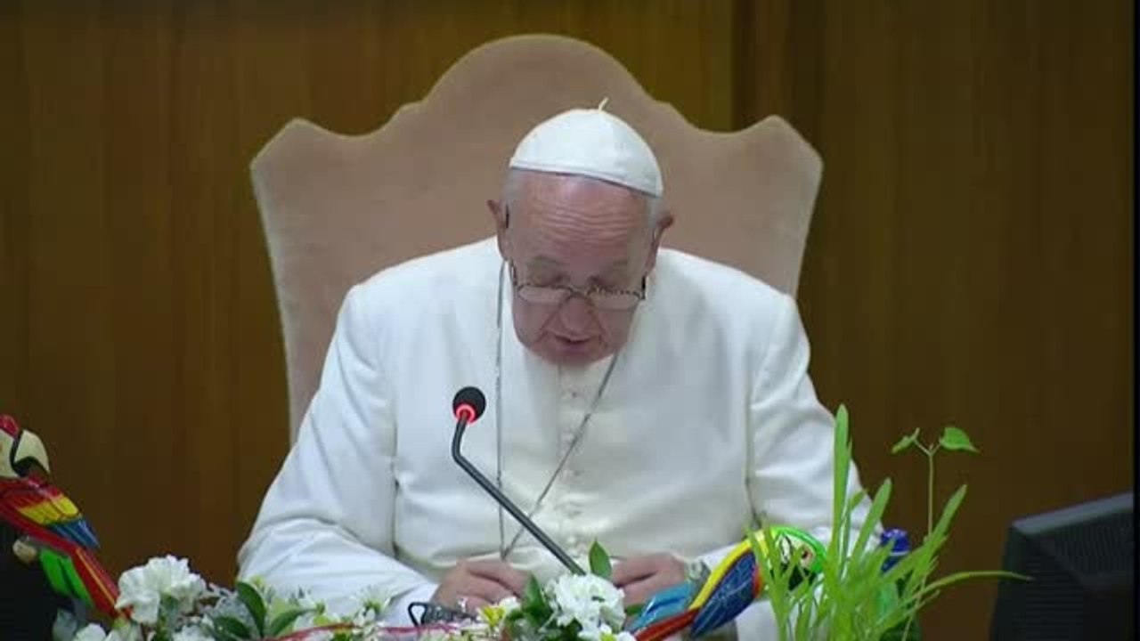 El sínodo de obispos católicos estudia que hombres casados puedan ser ordenados sacerdotes