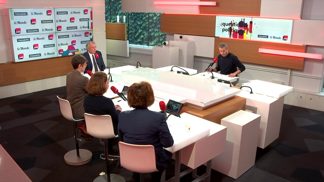 Le portrait de François Bayrou par Carine Bécard dans Questions Politiques