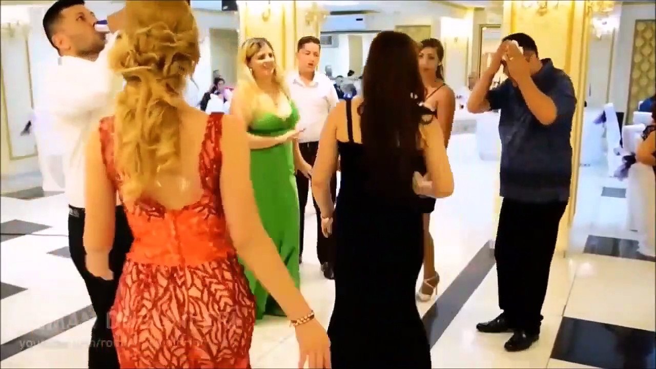 Renkli roman düğünü