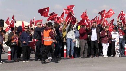 Kadın akrobasi pilotundan Cumhuriyet Bayramı'na özel gösteri - ESKİŞEHİR