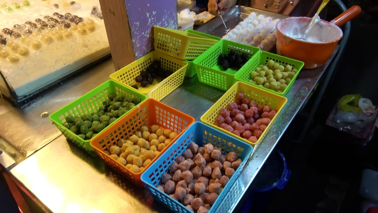 Taiwanese Street Food at Ruifeng Night Market - 길거리 음식