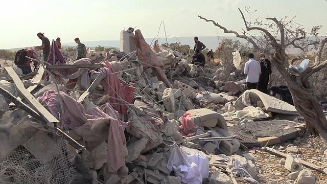 Video purportedly shows aftermath of US raid targeting al-Baghdadi