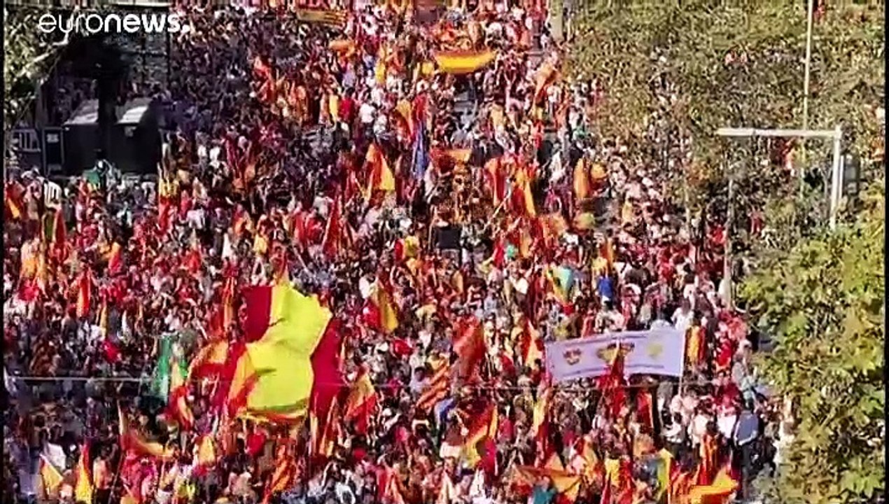 Erste große Gegendemonstration: für die Einheit Spaniens