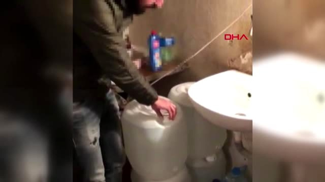 Fatih'te kaçak alkol ve sigara operasyonu kamerada