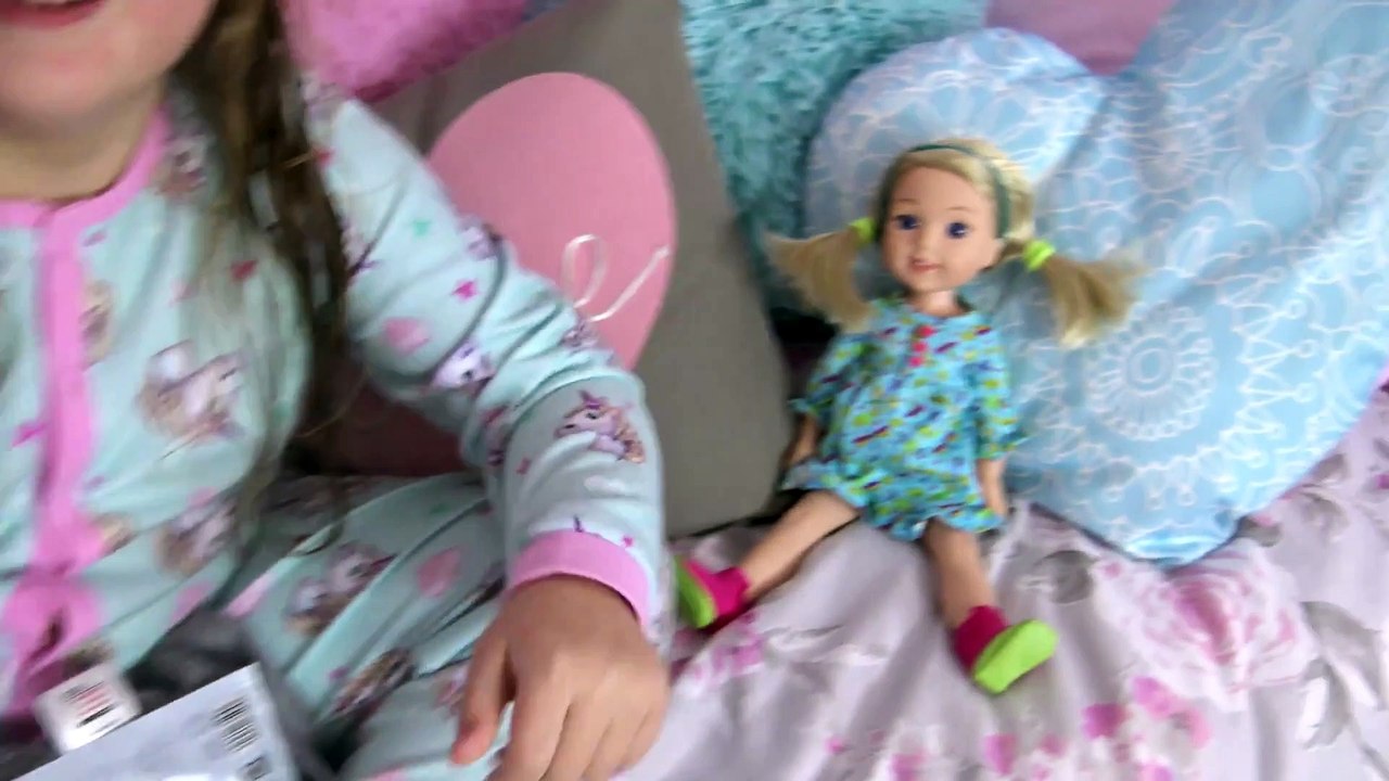 American Girl  curtindo Spa com Sophia e Isabella