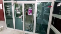 Gemlik belediyesi imar bölümü'ne gelen madde bağımlısı, cam kapıyı kırdı