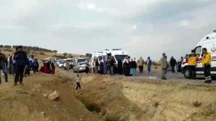 Servis minibüsü devrildi: 1 ölü, 10 yaralı