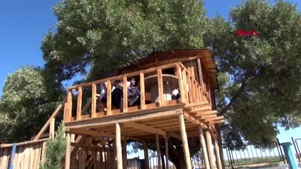 Mardin öğrencilere, masal evinde kitap sevgisi kazandırıyorlar