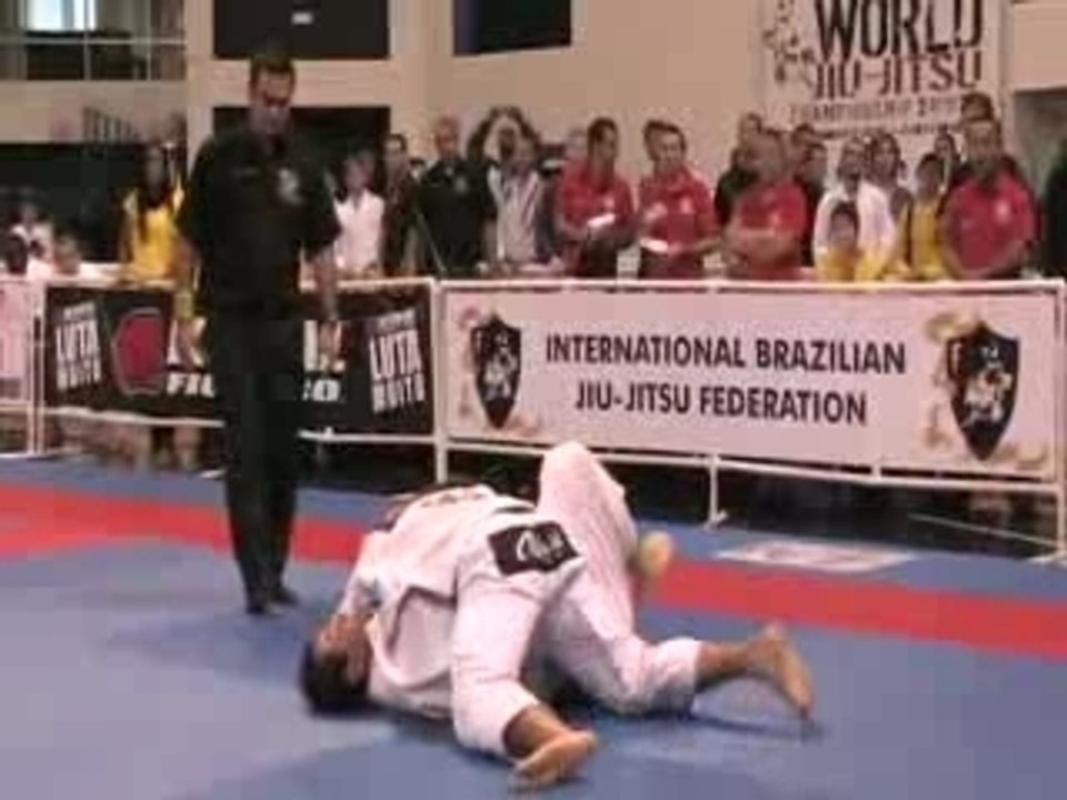 Roger Gracie Vs Margarida 2007 Mundials